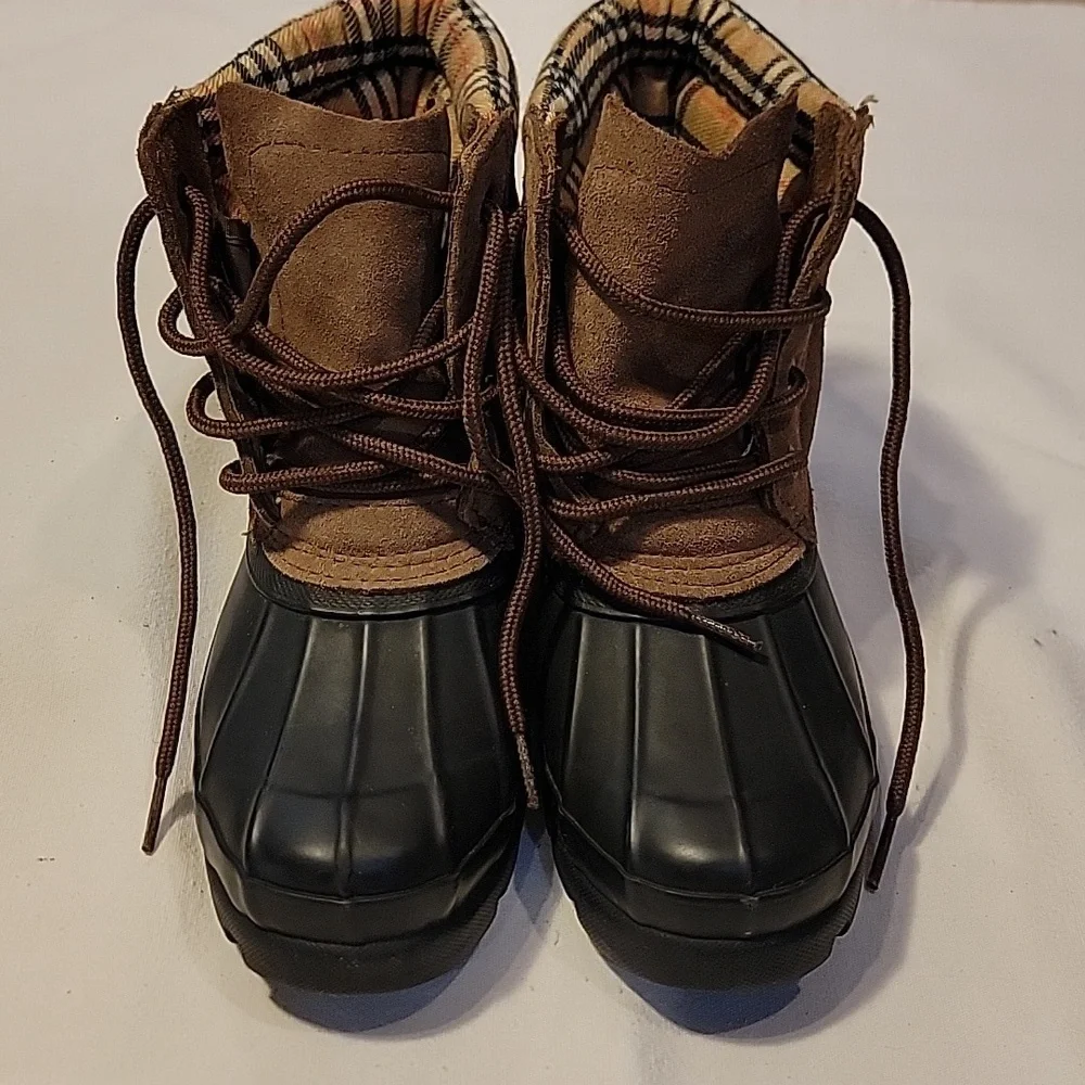 BOSTON ACCENTS WEATHERPROOF DUCK BOOTS. Women's US 7. - Picture 8 of 8